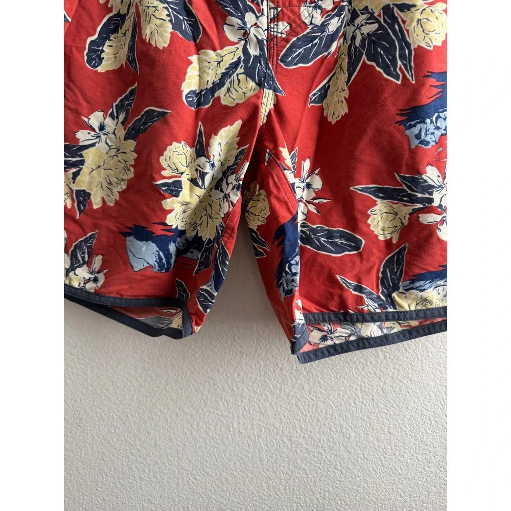 Patagonia Mens 36 Red Floral Tropical Board Shorts Swim Trunks Size 36